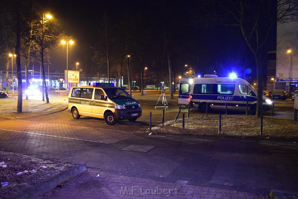 VU PKW Baum Koeln Deutz Deutz Kalkerstr P64.JPG - Miklos Laubert